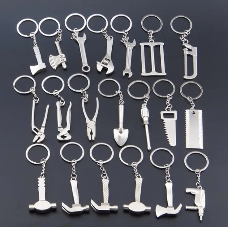 Keychains For Men and women Car Bag KeyRing Outdoor Combination Tool Portable Mini Utility Pocket Clasp Ruler Hammer Wrench Pliers Shovel
